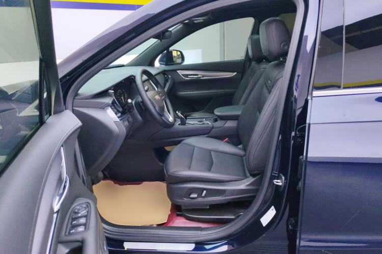 Used Cadillac XT6 2022 2.0T Six-Seater Four-Wheel-Drive Luxury Version Left Front Seat