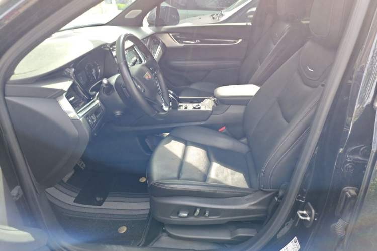 Used Cadillac XT6 2022 2.0T Six-Seater Four-Wheel Drive Luxury Version Left Front Seat