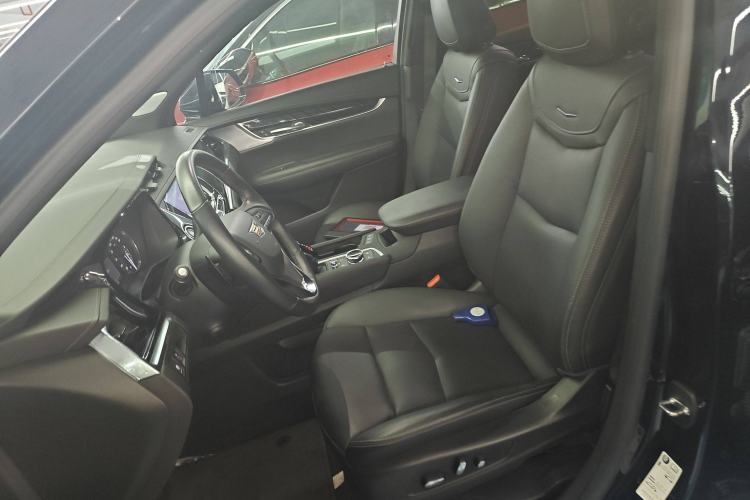 Used Cadillac XT6 2022 2.0T Six-Seater Four-Wheel Drive Luxury Version Left Front Seat