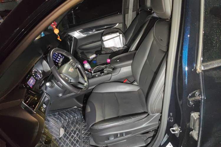 Used Cadillac XT6 2022 2.0T Six-Seater Four-Wheel Drive Luxury Version Left Front Seat