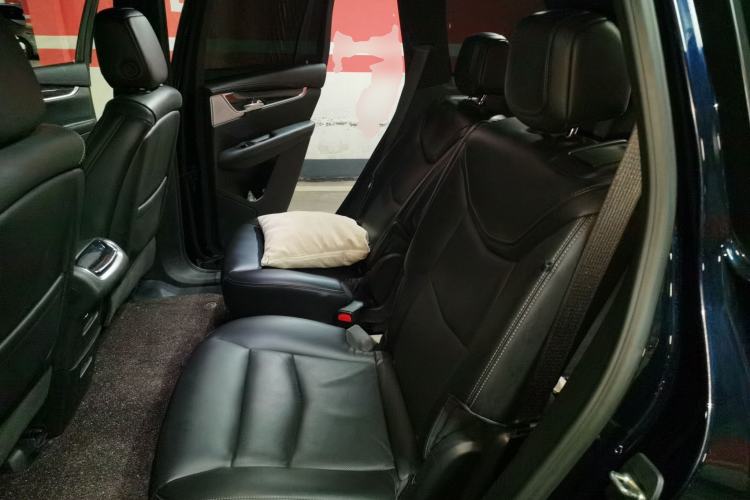 Used Cadillac XT6 2022 2.0T Six-Seater Four-Wheel Drive Luxury Version Left Rear Seat
