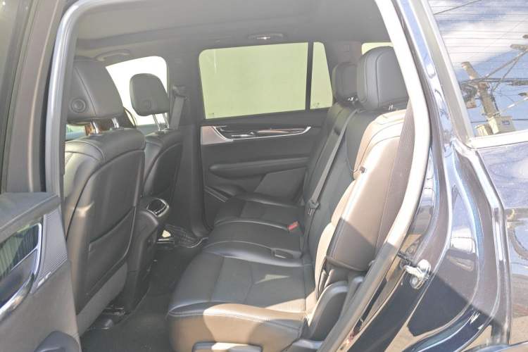 Used Cadillac XT6 2022 2.0T 7-Seater Four-Wheel Drive Luxury Version Left Rear Seat