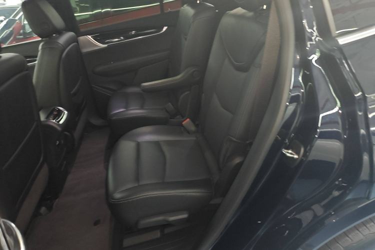 Used Cadillac XT6 2022 2.0T Six-Seater Four-Wheel Drive Luxury Version Left Rear Seat