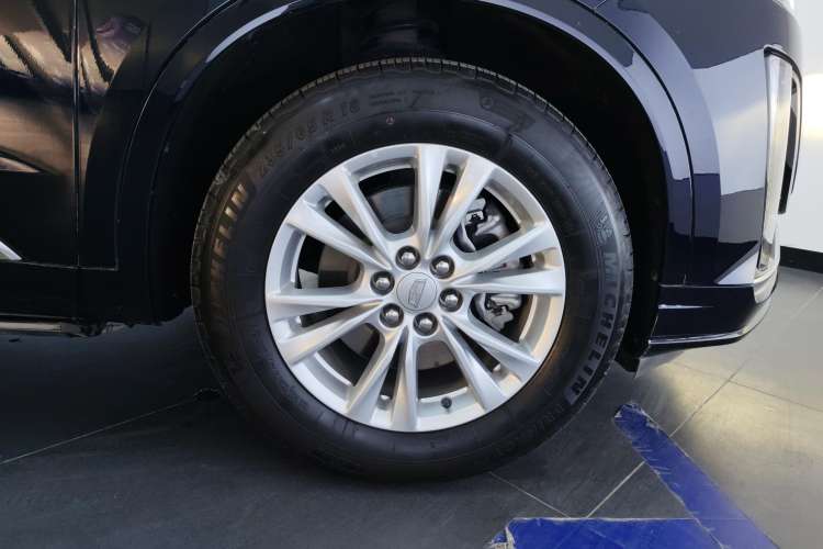 Used Cadillac XT6 2022 2.0T Six-Seater Four-Wheel-Drive Luxury Version Left Rear Wheel Hub