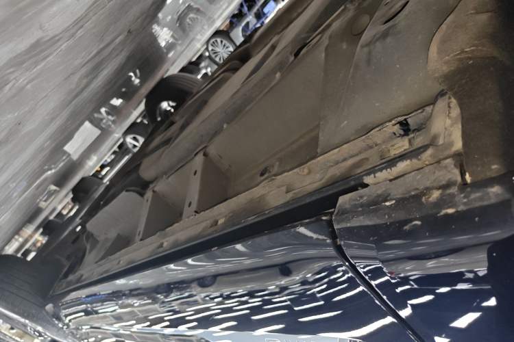 Used Cadillac XT6 2022 2.0T Six-Seater Four-Wheel Drive Luxury Version Left Side Sill