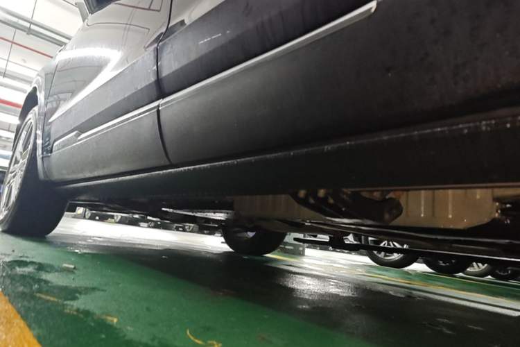 Used Cadillac XT6 2022 2.0T Six-Seater Four-Wheel Drive Luxury Version Left Side Sill