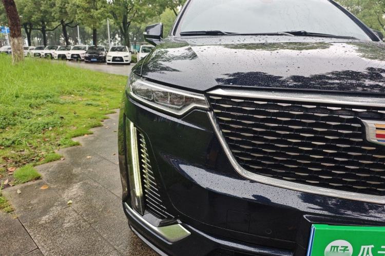 Used Cadillac XT6 2022 2.0T Six-Seater Four-Wheel Drive Luxury Version Right Front Headlight