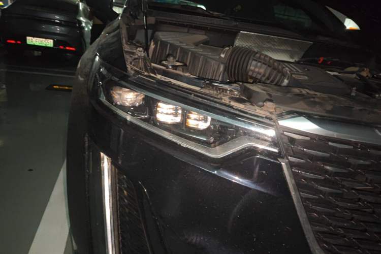 Used Cadillac XT6 2022 2.0T Six-Seater Four-Wheel Drive Luxury Version Right Front Headlight