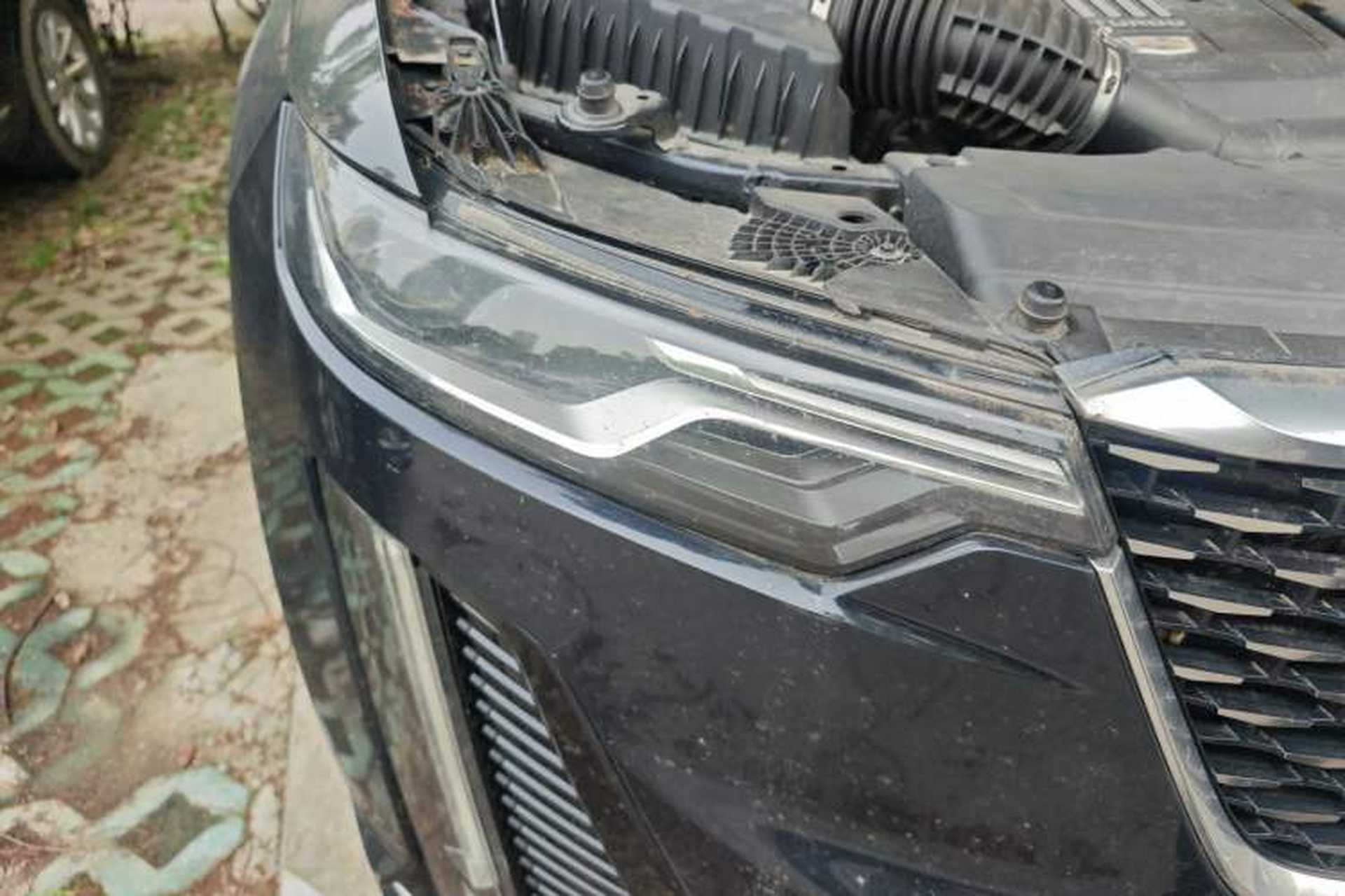 Used Cadillac XT6 2022 2.0T Six-Seater Four-Wheel-Drive Luxury Version Right Front Headlight