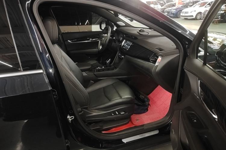 Used Cadillac XT6 2022 2.0T 7-Seater Four-Wheel Drive Luxury Version Right Front Seat
