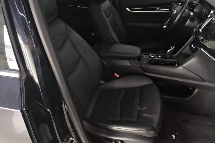 Used Cadillac XT6 2022 2.0T 7-Seater Four-Wheel Drive Luxury Standard Edition Right Front Seat