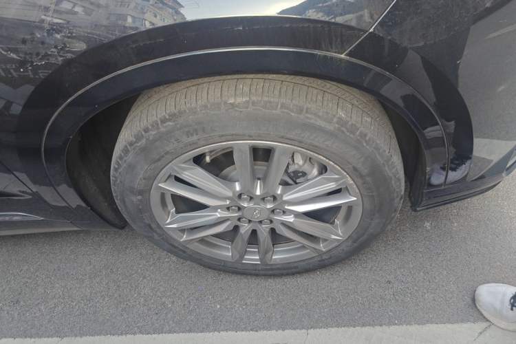 Used Cadillac XT6 2022 2.0T Six-Seater Two-Wheel-Drive Luxury Version Right Front Wheel Hub