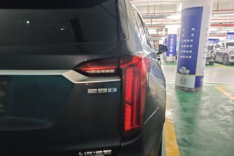 Used Cadillac XT6 2022 2.0T Six-Seater Four-Wheel Drive Luxury Version Right Rear Taillight