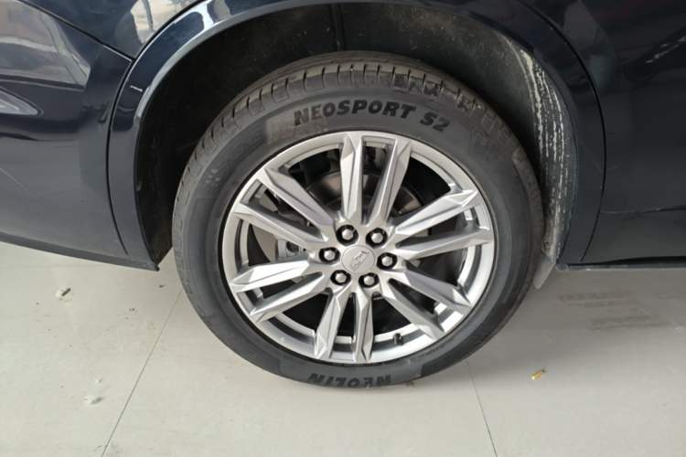 Used Cadillac XT6 2022 2.0T 7-Seater Four-Wheel Drive Luxury Standard Edition Right Rear Wheel Hub