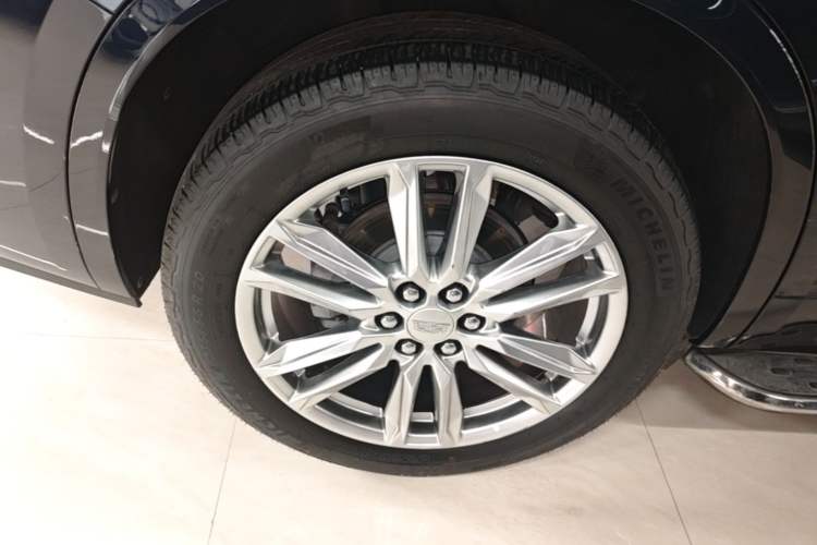 Used Cadillac XT6 2022 2.0T 7-Seater Four-Wheel Drive Luxury 120th Anniversary Limited Edition Right Rear Wheel Hub