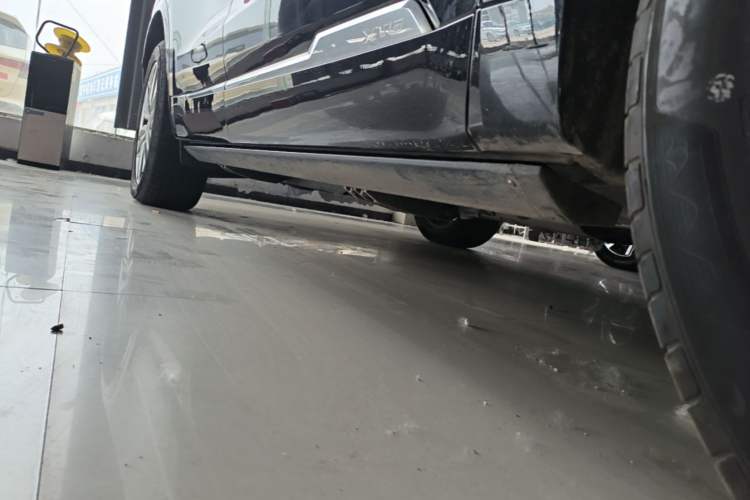 Used Cadillac XT6 2022 2.0T 7-Seater Four-Wheel Drive Luxury Standard Edition Right Side Sill