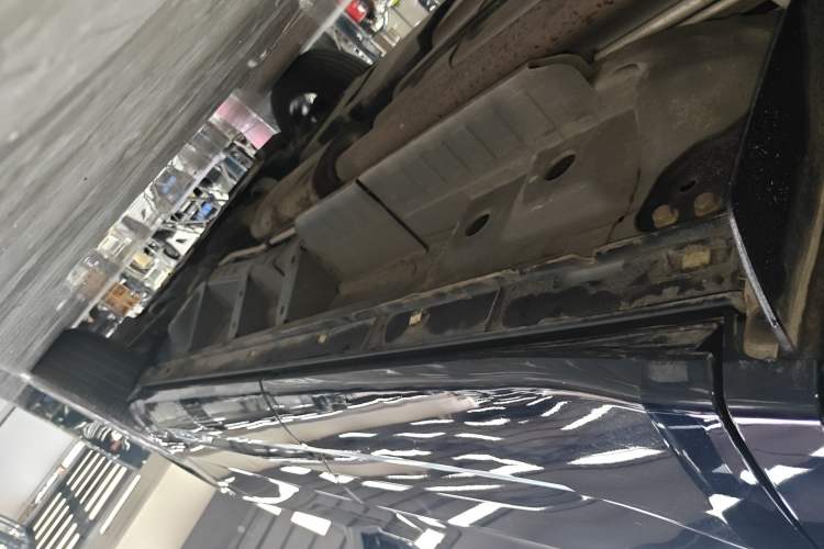 Used Cadillac XT6 2022 2.0T Six-Seater Four-Wheel Drive Luxury Version Right Side Sill