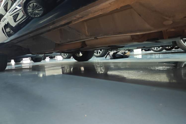 Used Cadillac XT6 2022 2.0T Six-Seater Four-Wheel Drive Luxury Version Right Side Sill