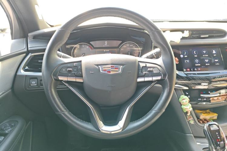 Used Cadillac XT6 2022 2.0T 7-Seater Four-Wheel Drive Luxury Version Steering Wheel