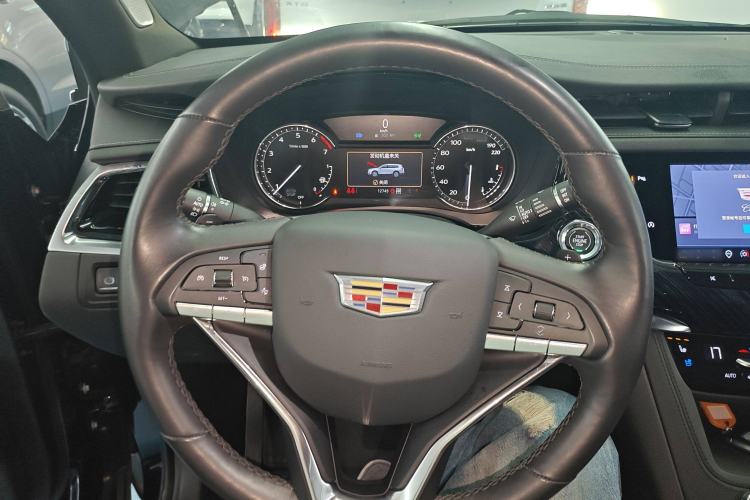 Used Cadillac XT6 2022 2.0T Six-Seater Four-Wheel Drive Luxury Version Steering Wheel