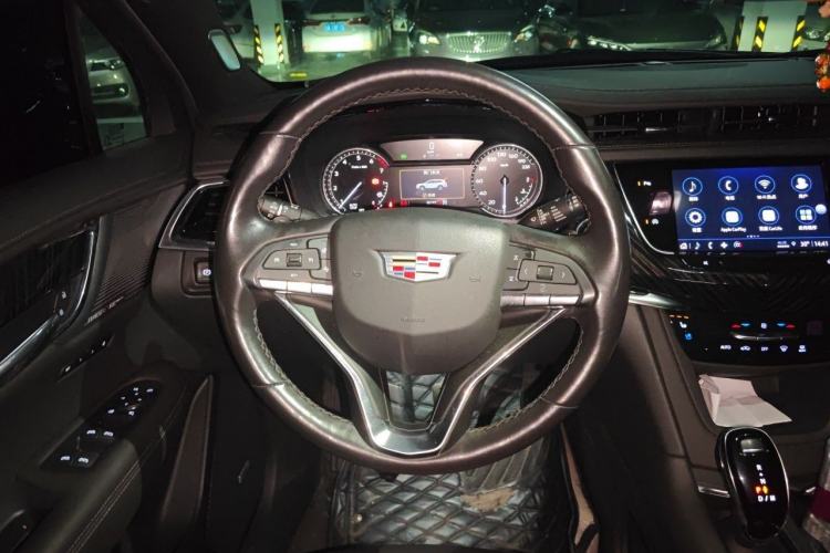 Used Cadillac XT6 2022 2.0T Six-Seater Four-Wheel Drive Luxury Version Steering Wheel