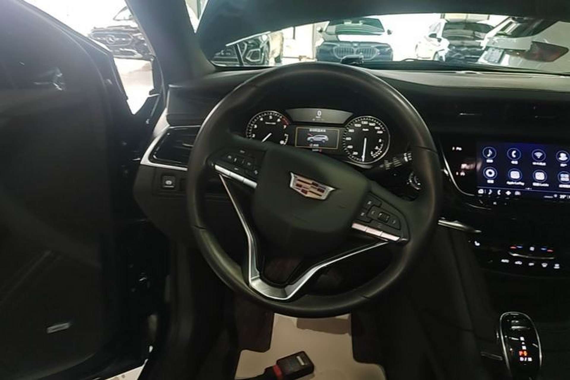 Used Cadillac XT6 2022 2.0T Six-Seater Two-Wheel-Drive Luxury Version Steering Wheel