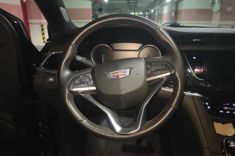 Used Cadillac XT6 2022 2.0T Six-Seater Four-Wheel Drive Luxury Version Steering Wheel