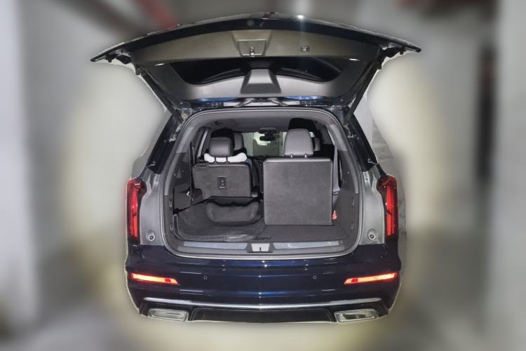 Used Cadillac XT6 2022 2.0T Six-Seater Two-Wheel-Drive Luxury Version Trunk