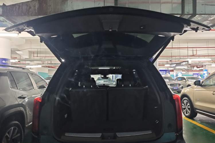 Used Cadillac XT6 2022 2.0T Six-Seater Four-Wheel Drive Luxury Version Trunk