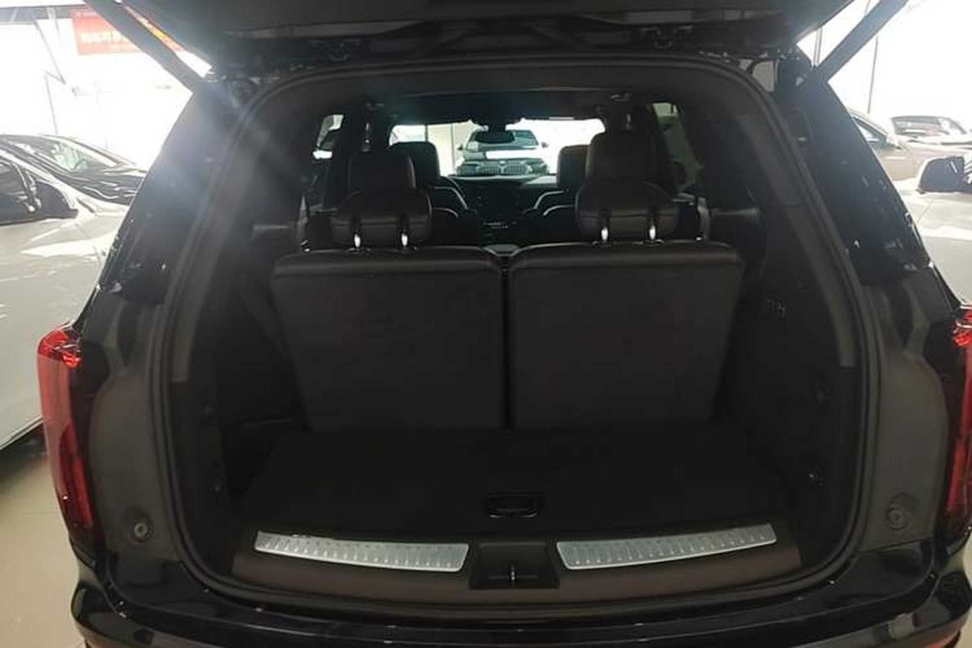 Used Cadillac XT6 2022 2.0T Six-Seater Two-Wheel-Drive Luxury Version Trunk