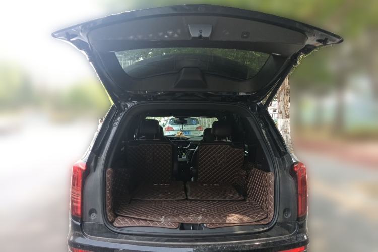 Used Cadillac XT6 2022 2.0T Six-Seater Two-Wheel-Drive Luxury Version Trunk