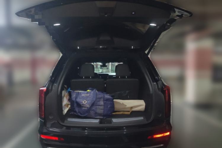 Used Cadillac XT6 2022 2.0T Six-Seater Four-Wheel Drive Luxury Version Trunk