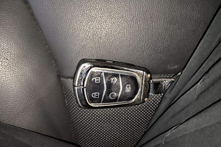 Used Cadillac XT6 2022 2.0T 7-Seater Four-Wheel Drive Luxury Standard Edition Vehicle Key
