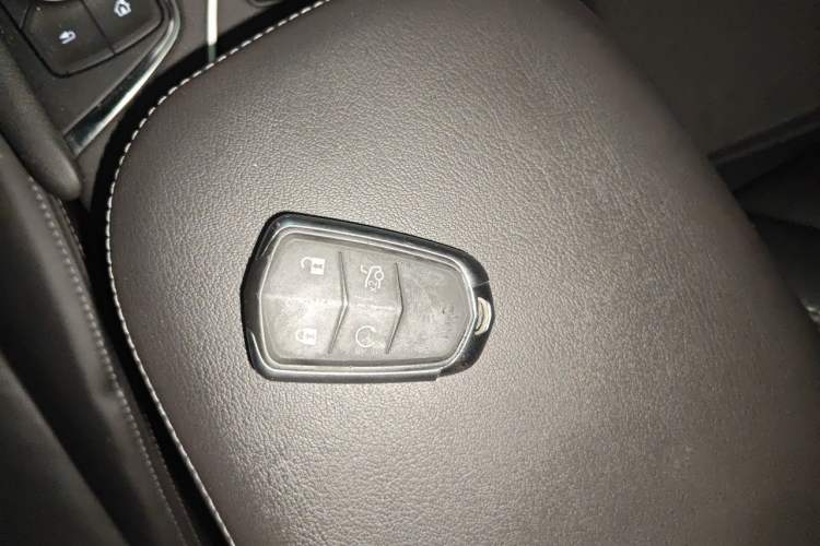 Used Cadillac XT6 2022 2.0T Six-Seater Four-Wheel Drive Luxury Version Vehicle Key