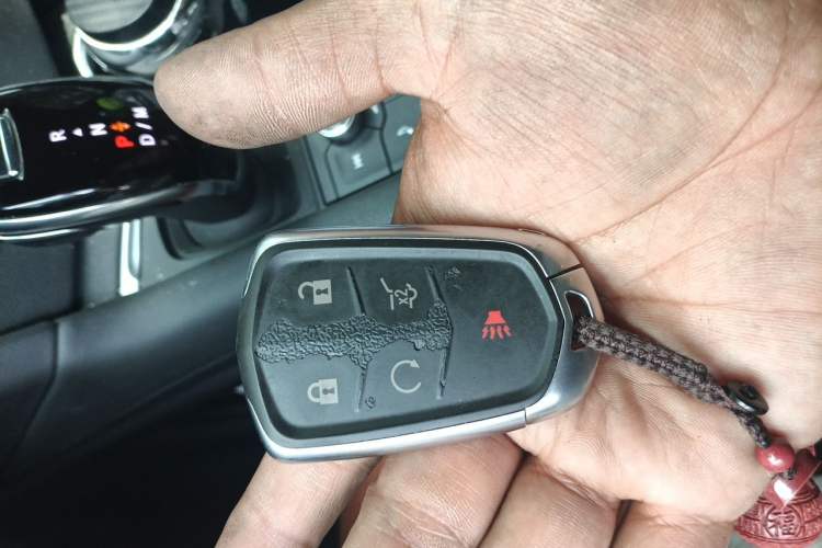 Used Cadillac XT6 2022 2.0T Six-Seater Two-Wheel-Drive Luxury Version Vehicle Key