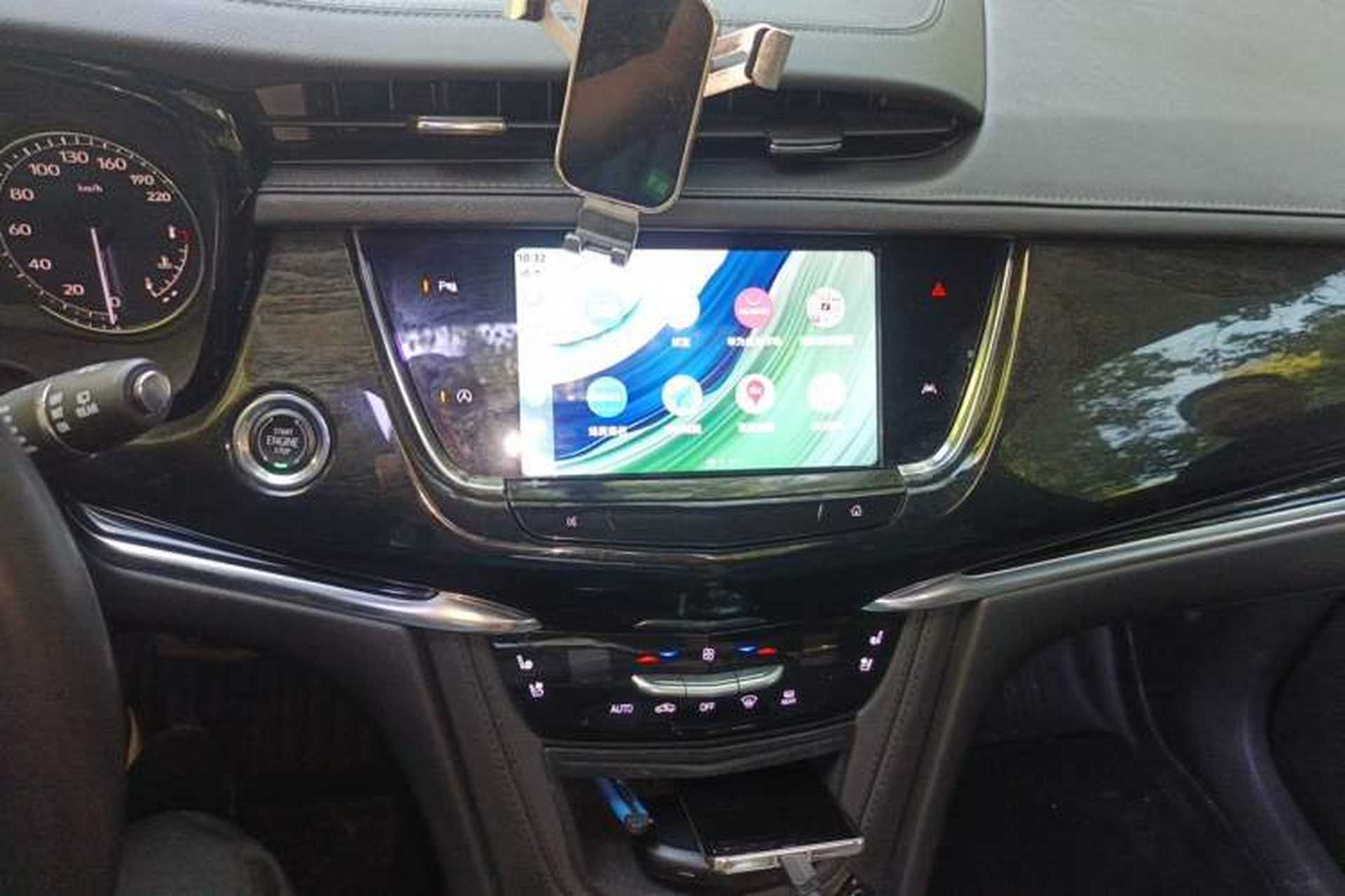 Used Cadillac XT6 2022 2.0T Six-Seater Four-Wheel Drive Luxury Version Audio And AC Panel