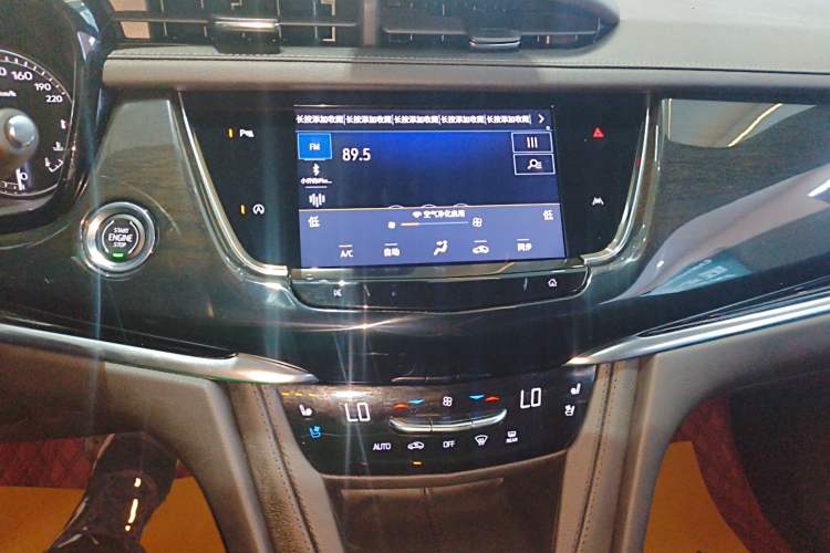 Used Cadillac XT6 2022 2.0T 7-Seater Four-Wheel Drive Luxury Version Audio And AC Panel