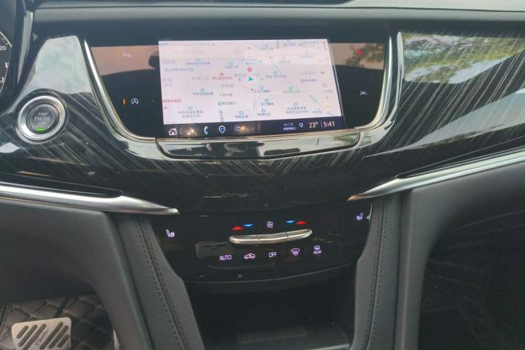 Used Cadillac XT6 2022 2.0T Six-Seater Two-Wheel-Drive Luxury Version Audio And AC Panel
