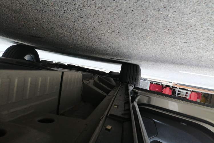 Used Cadillac XT6 2022 2.0T Six-Seater Four-Wheel-Drive Prestige Version Chassis Rear Left