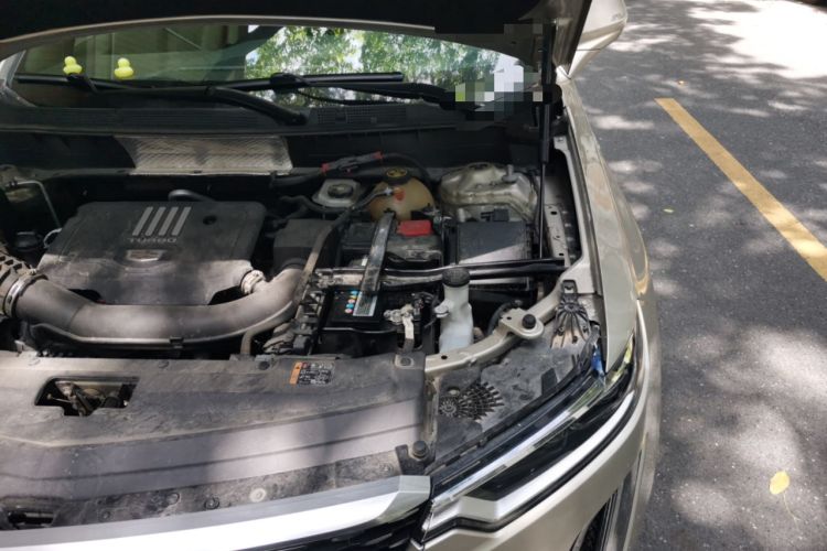 Used Cadillac XT6 2022 2.0T Six-Seater Four-Wheel Drive Luxury Version Engine Bay Left