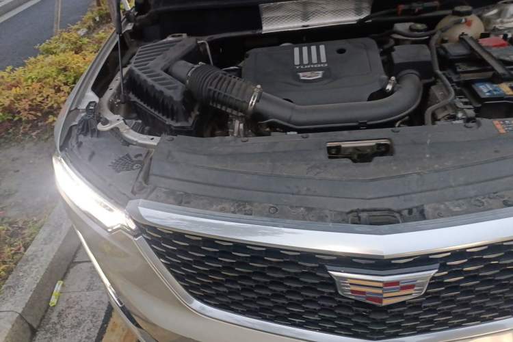Used Cadillac XT6 2022 2.0T 7-Seater Four-Wheel Drive Luxury Version Engine Bay Right
