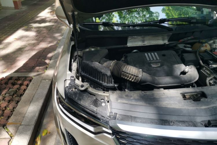 Used Cadillac XT6 2022 2.0T Six-Seater Four-Wheel Drive Luxury Version Engine Bay Right