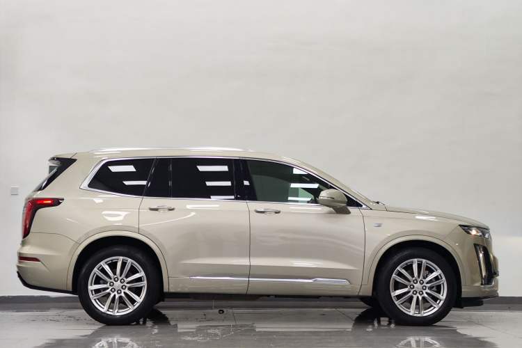 Used Cadillac XT6 2022 2.0T 7-Seater Two-Wheel Drive Luxury Version Exterior 3