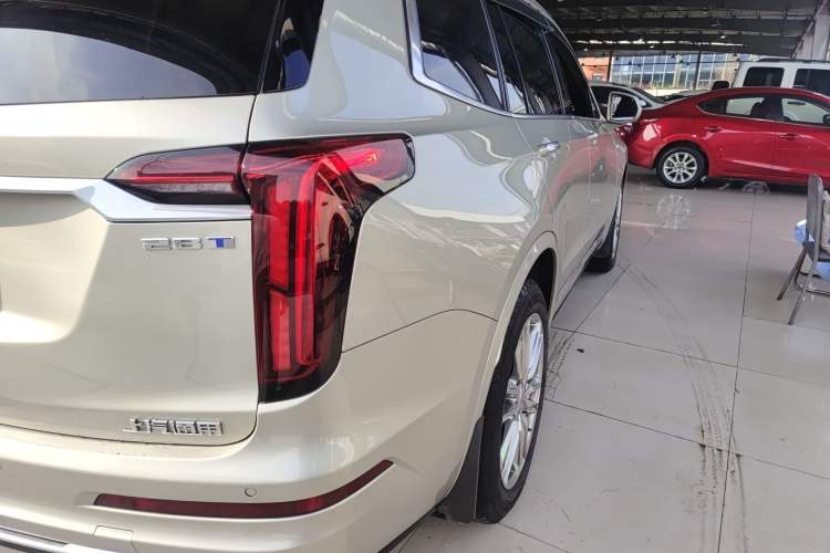 Used Cadillac XT6 2022 2.0T 7-Seater Four-Wheel Drive Luxury Version Exterior 6