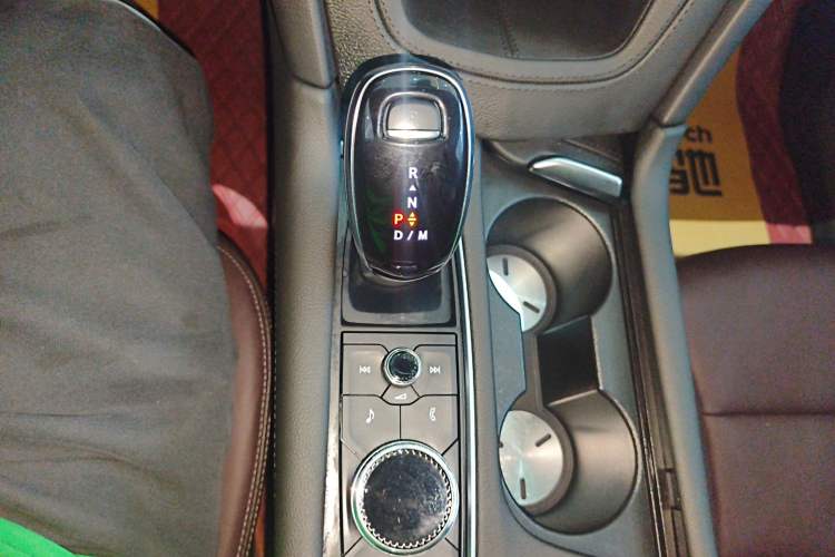 Used Cadillac XT6 2022 2.0T 7-Seater Four-Wheel Drive Luxury Version Gear Lever