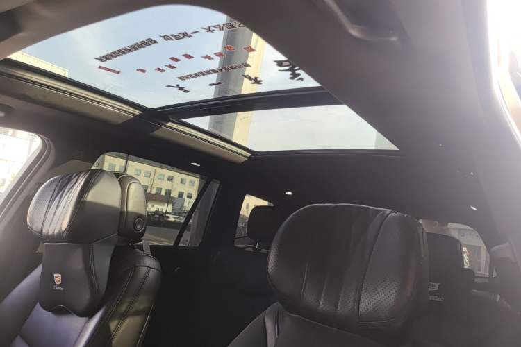 Used Cadillac XT6 2022 2.0T 7-Seater Four-Wheel Drive Luxury Version Headliner