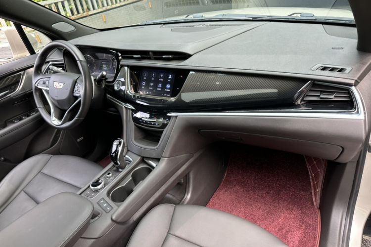 Used Cadillac XT6 2022 2.0T Six-Seater Four-Wheel-Drive Prestige Version Interior 1