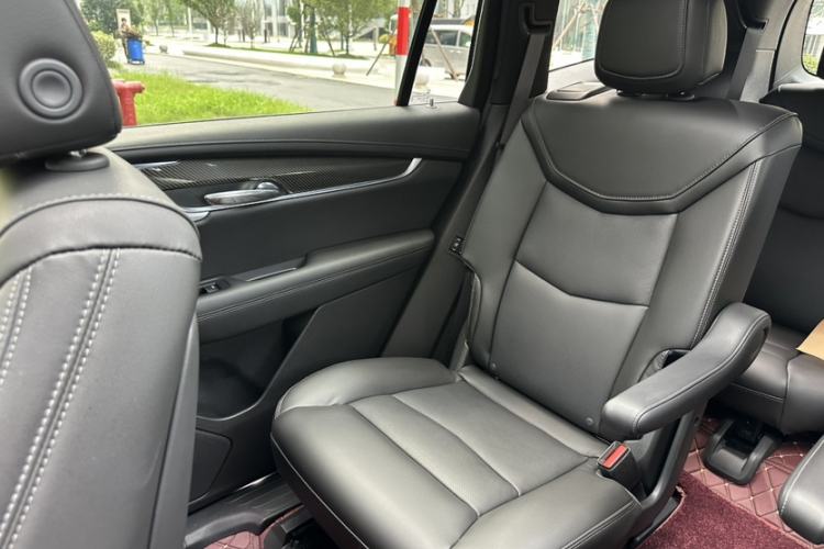 Used Cadillac XT6 2022 2.0T Six-Seater Four-Wheel-Drive Prestige Version Interior 14