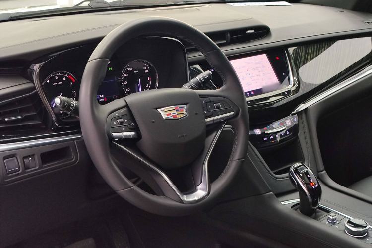 Used Cadillac XT6 2022 2.0T 7-Seater Two-Wheel Drive Luxury Version Interior 3