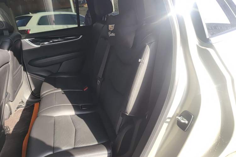 Used Cadillac XT6 2022 2.0T 7-Seater Four-Wheel Drive Luxury Version Interior 4